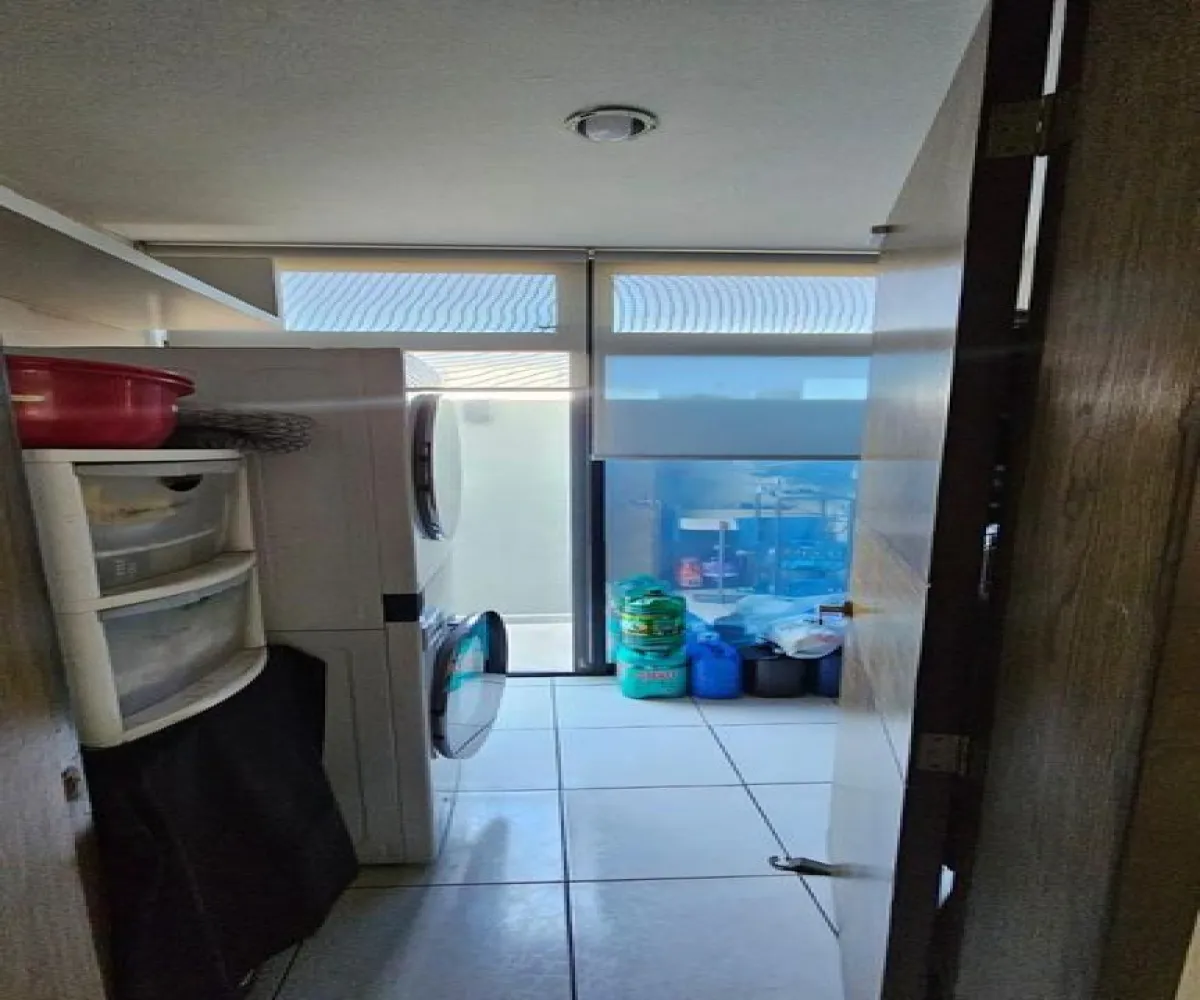 Casa En Venta,Valle Real,Avenida Paseo La Toscana 888, Zapopan, Jalisco 45019, 5 Habitaciones,4 Baños,Avenida Paseo La Toscana,1,pBHt6tf