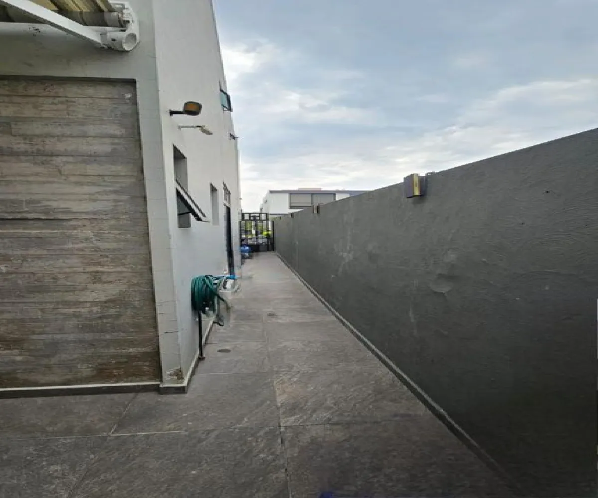 Casa En Venta,Valle Real,Avenida Paseo La Toscana 888, Zapopan, Jalisco 45019, 5 Habitaciones,4 Baños,Avenida Paseo La Toscana,1,pBHt6tf