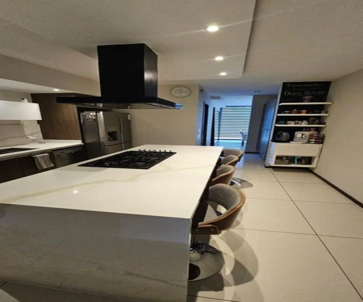 Casa En Venta,Valle Real,Avenida Paseo La Toscana 888, Zapopan, Jalisco 45019, 5 Habitaciones,4 Baños,Avenida Paseo La Toscana,1,pBHt6tf