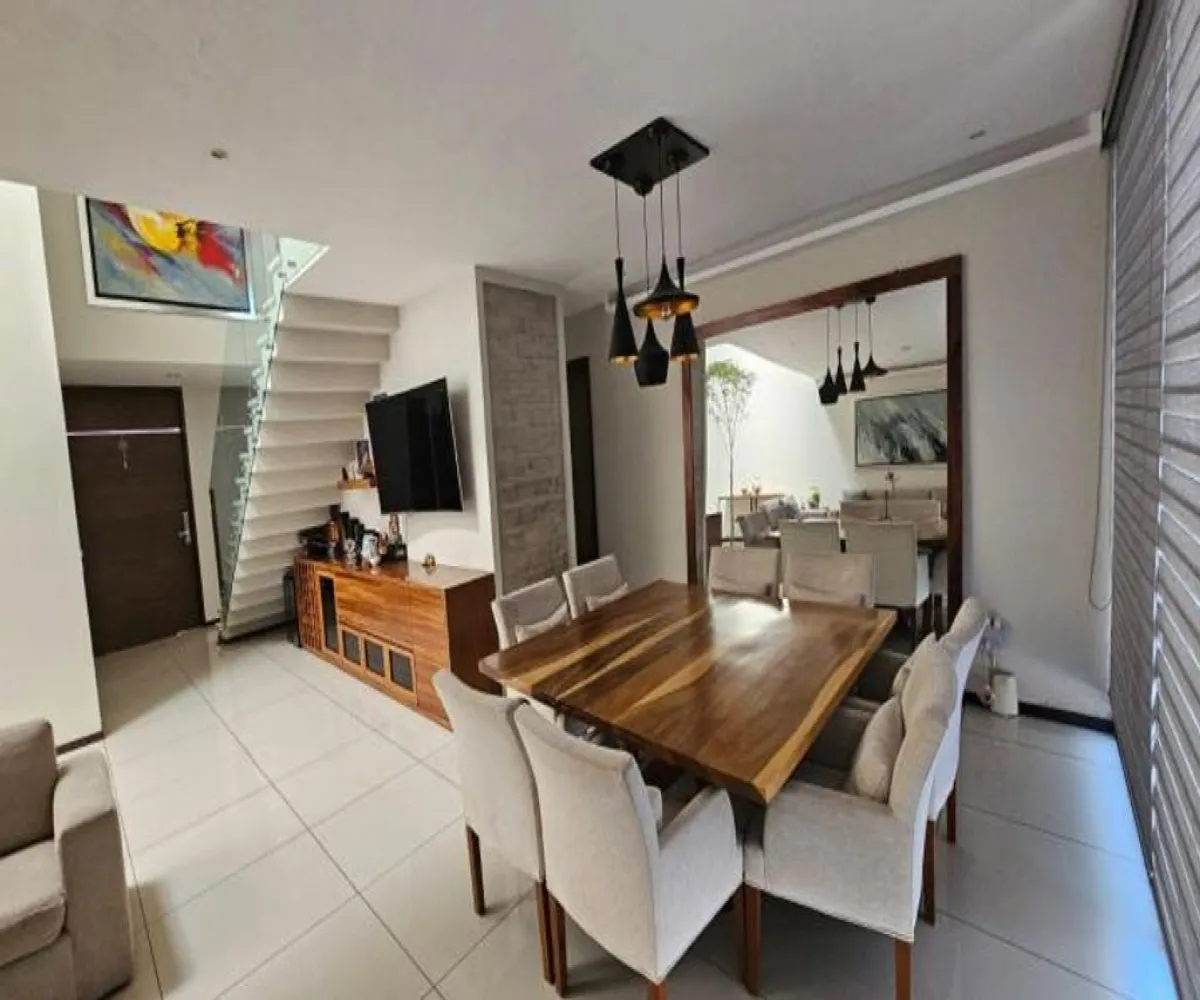 Casa En Venta,Valle Real,Avenida Paseo La Toscana 888, Zapopan, Jalisco 45019, 5 Habitaciones,4 Baños,Avenida Paseo La Toscana,1,pBHt6tf