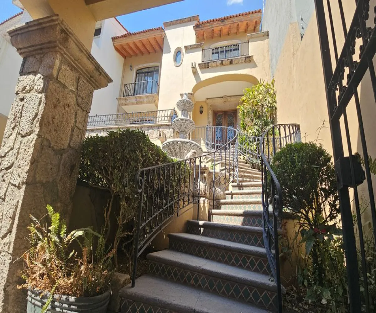 Casa En Venta,Villa Universitaria ,Paseo de Los Robles 4310, Zapopan, Jalisco 45110, 4 Habitaciones,5 Baños,Paseo de Los Robles,3,p2Sk6sZ