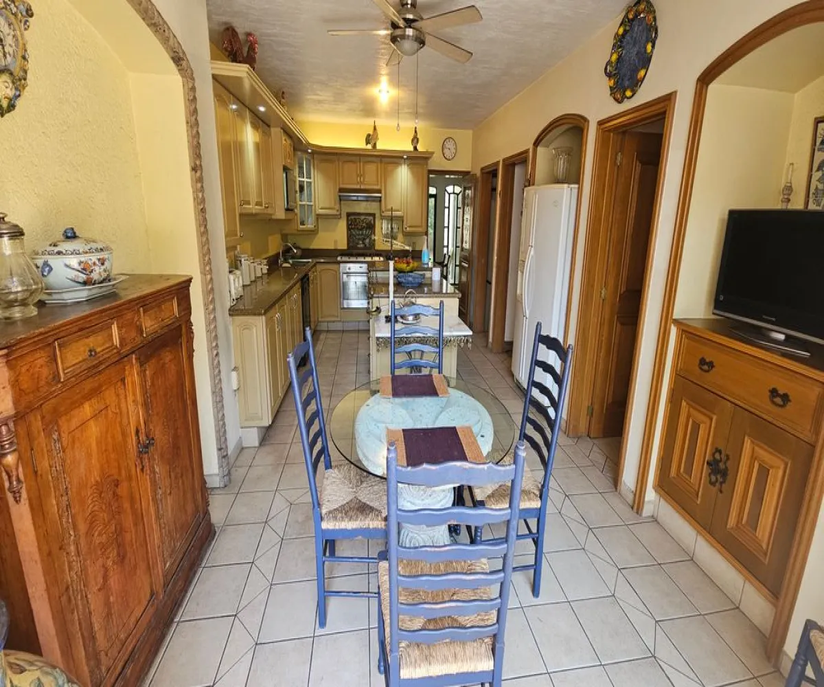 Casa En Venta,Villa Universitaria ,Paseo de Los Robles 4310, Zapopan, Jalisco 45110, 4 Habitaciones,5 Baños,Paseo de Los Robles,3,p2Sk6sZ