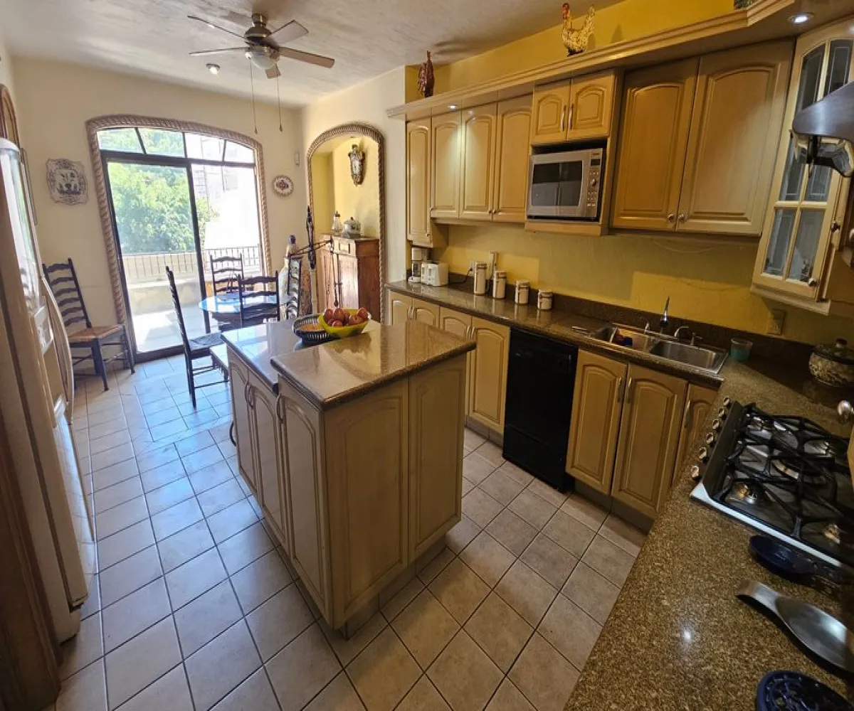 Casa En Venta,Villa Universitaria ,Paseo de Los Robles 4310, Zapopan, Jalisco 45110, 4 Habitaciones,5 Baños,Paseo de Los Robles,3,p2Sk6sZ