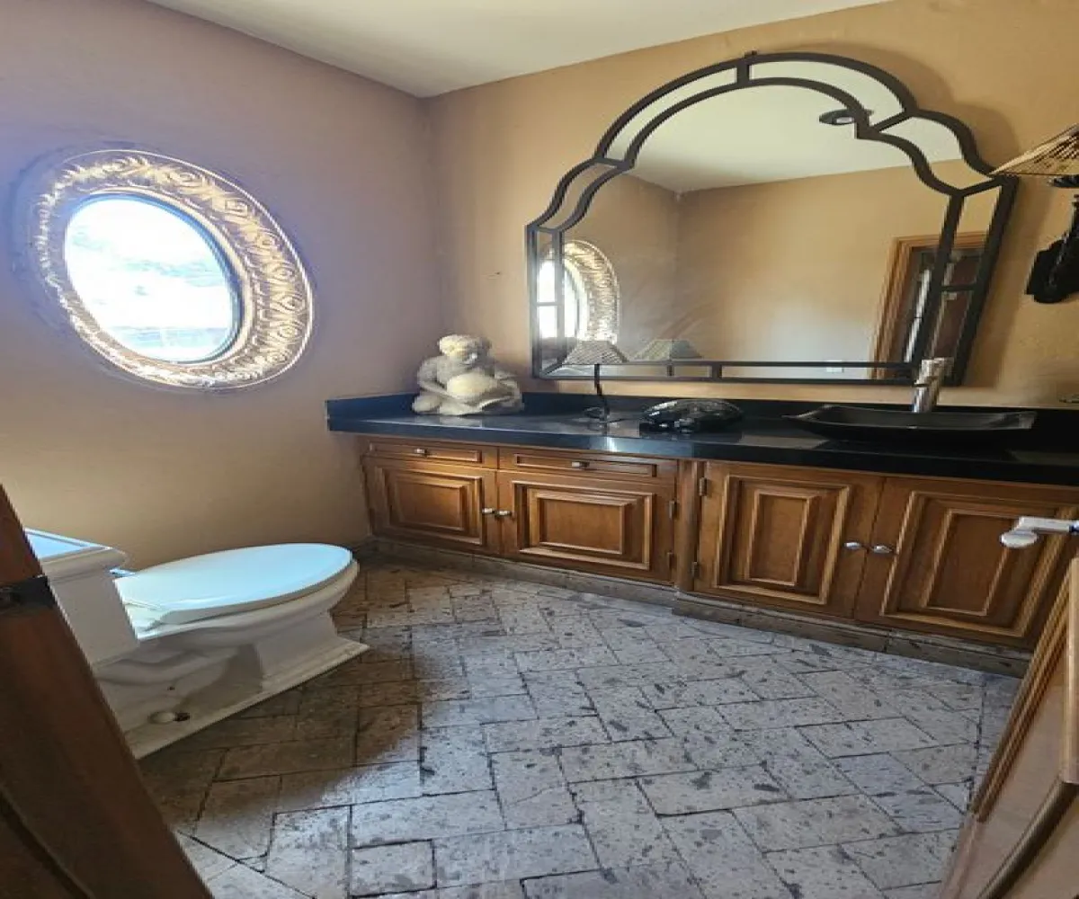 Casa En Venta,Villa Universitaria ,Paseo de Los Robles 4310, Zapopan, Jalisco 45110, 4 Habitaciones,5 Baños,Paseo de Los Robles,3,p2Sk6sZ