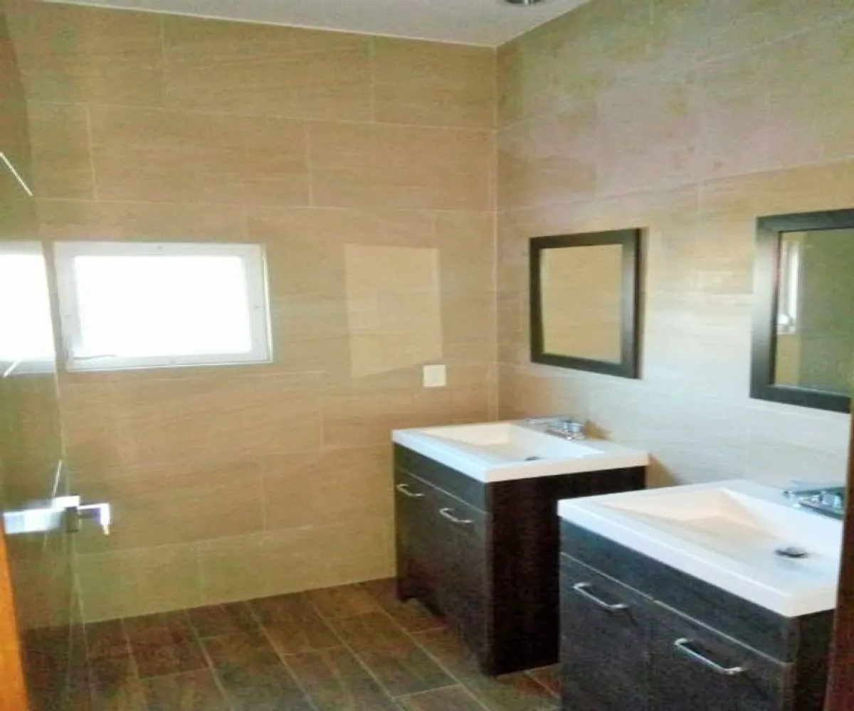 Casa En Venta,Bosques de Santa Anita,LOS PIRINEOS 2 C2, Tlajomulco de Zúñiga, Jalisco 45640, 3 Habitaciones,3 Baños,LOS PIRINEOS ,2,p9SuZxJ