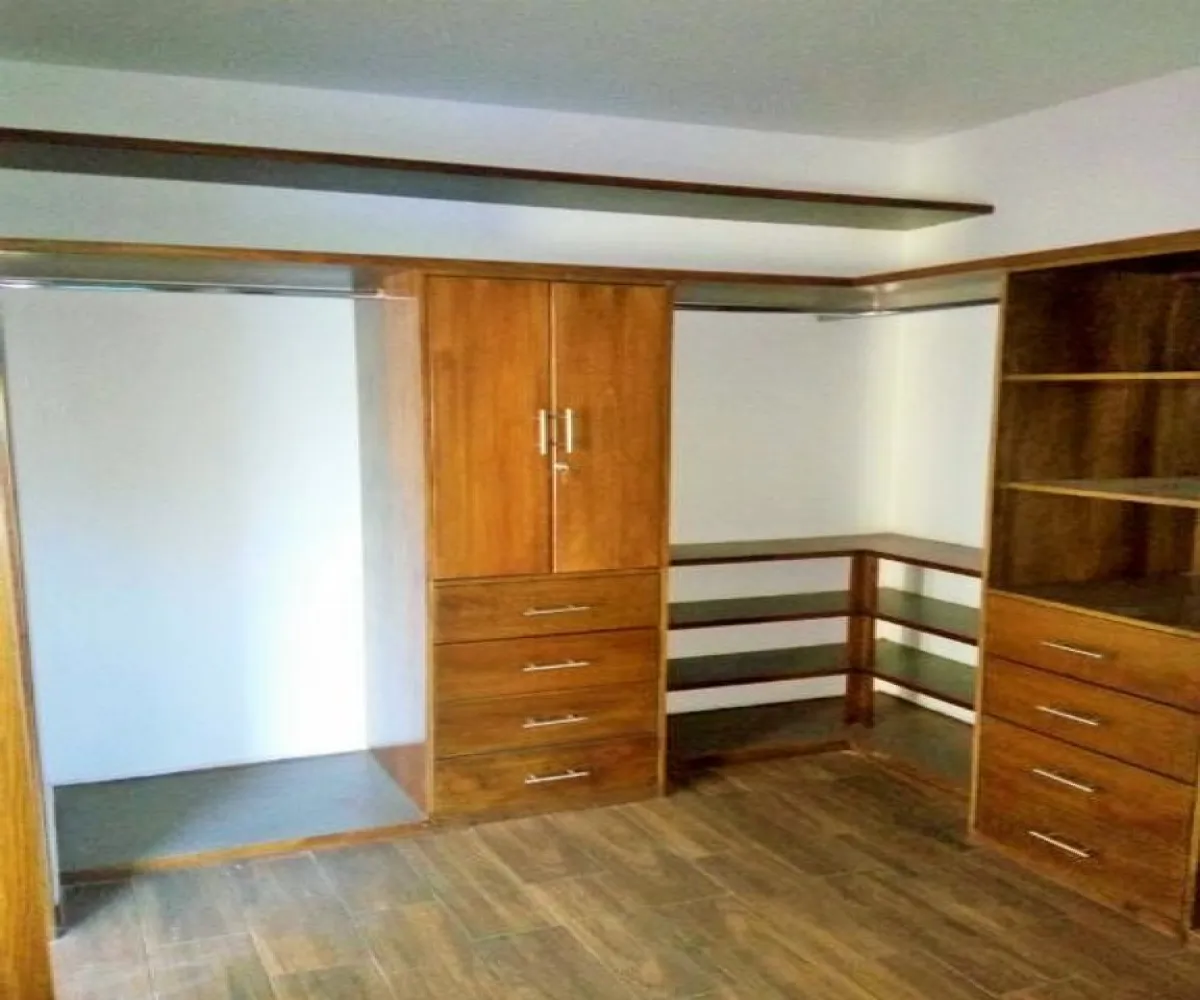 Casa En Venta,Bosques de Santa Anita,LOS PIRINEOS 2 C2, Tlajomulco de Zúñiga, Jalisco 45640, 3 Habitaciones,3 Baños,LOS PIRINEOS ,2,p9SuZxJ