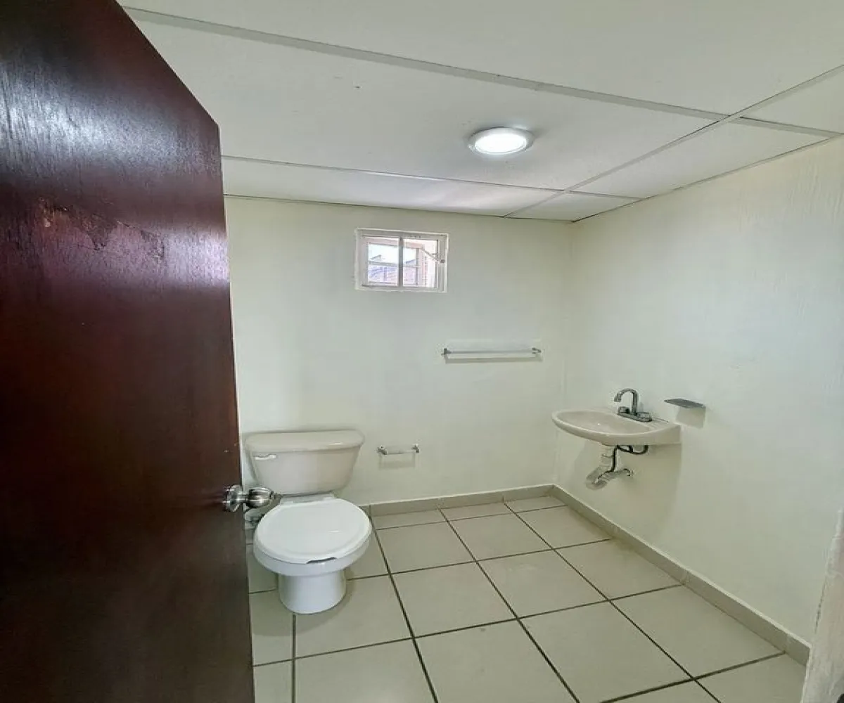 Bodega En Venta,Tepatitlan de Morelos,Carretera A San José de Gracia 1631, Tepatitlán de Morelos, Jalisco 47650,1 Baño,Carretera A San José de Gracia,1,pGN5x0f