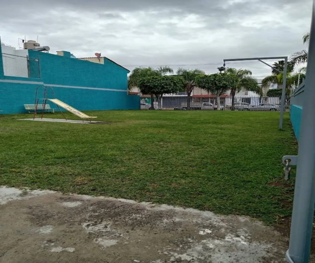 Casa En Venta,Parques Santa Cruz Del Valle,San Camilo 2898, San Pedro Tlaquepaque, Jalisco 45615, 3 Habitaciones,2 Baños,San Camilo,2,pl7VNDM