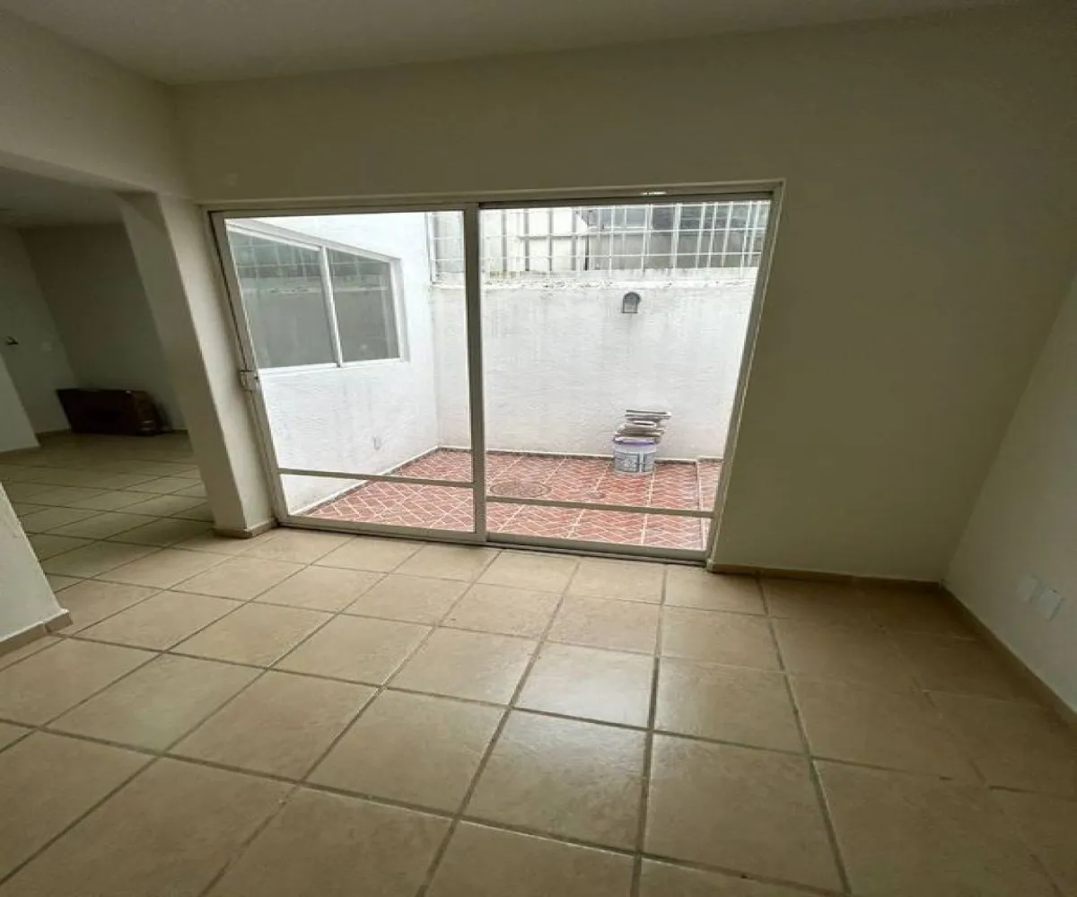 Casa En Venta,Parques Santa Cruz Del Valle,San Camilo 2898, San Pedro Tlaquepaque, Jalisco 45615, 3 Habitaciones,2 Baños,San Camilo,2,pl7VNDM