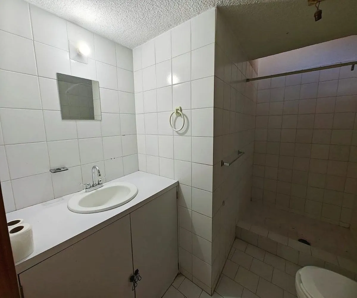 Casa En Venta,Colinas de las Águilas,Calle Río Colotlan 2981, Zapopan, Jalisco 45080, 4 Habitaciones,3 Baños,Calle Río Colotlan,1,pw9bfHv