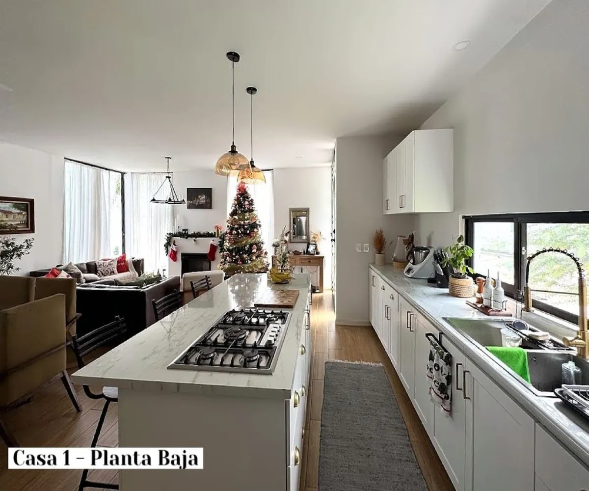 Casa En Venta,Paseo De la Colina Norte 58, Tlajomulco de Zúñiga, Jalisco 45645, 4 Habitaciones,4 Baños,Paseo De la Colina Norte,2,pHUUkrW