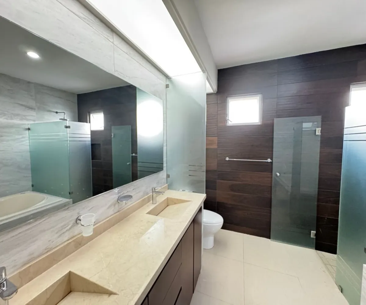 Casa En Venta,Valle Imperial,Jardines de Fontainebleu Norte 46, Zapopan, Jalisco 45134, 3 Habitaciones,2 Baños,Jardines de Fontainebleu Norte,3,pcUWLls