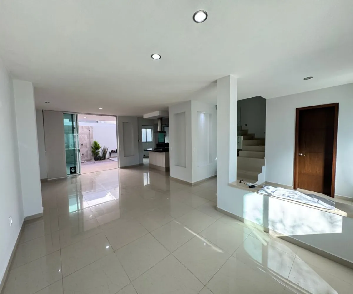 Casa En Venta,Valle Imperial,Jardines de Fontainebleu Norte 46, Zapopan, Jalisco 45134, 3 Habitaciones,2 Baños,Jardines de Fontainebleu Norte,3,pcUWLls