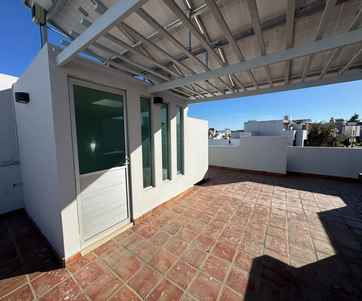 Casa En Venta,Valle Imperial,Jardines de Fontainebleu Norte 46, Zapopan, Jalisco 45134, 3 Habitaciones,2 Baños,Jardines de Fontainebleu Norte,3,pcUWLls