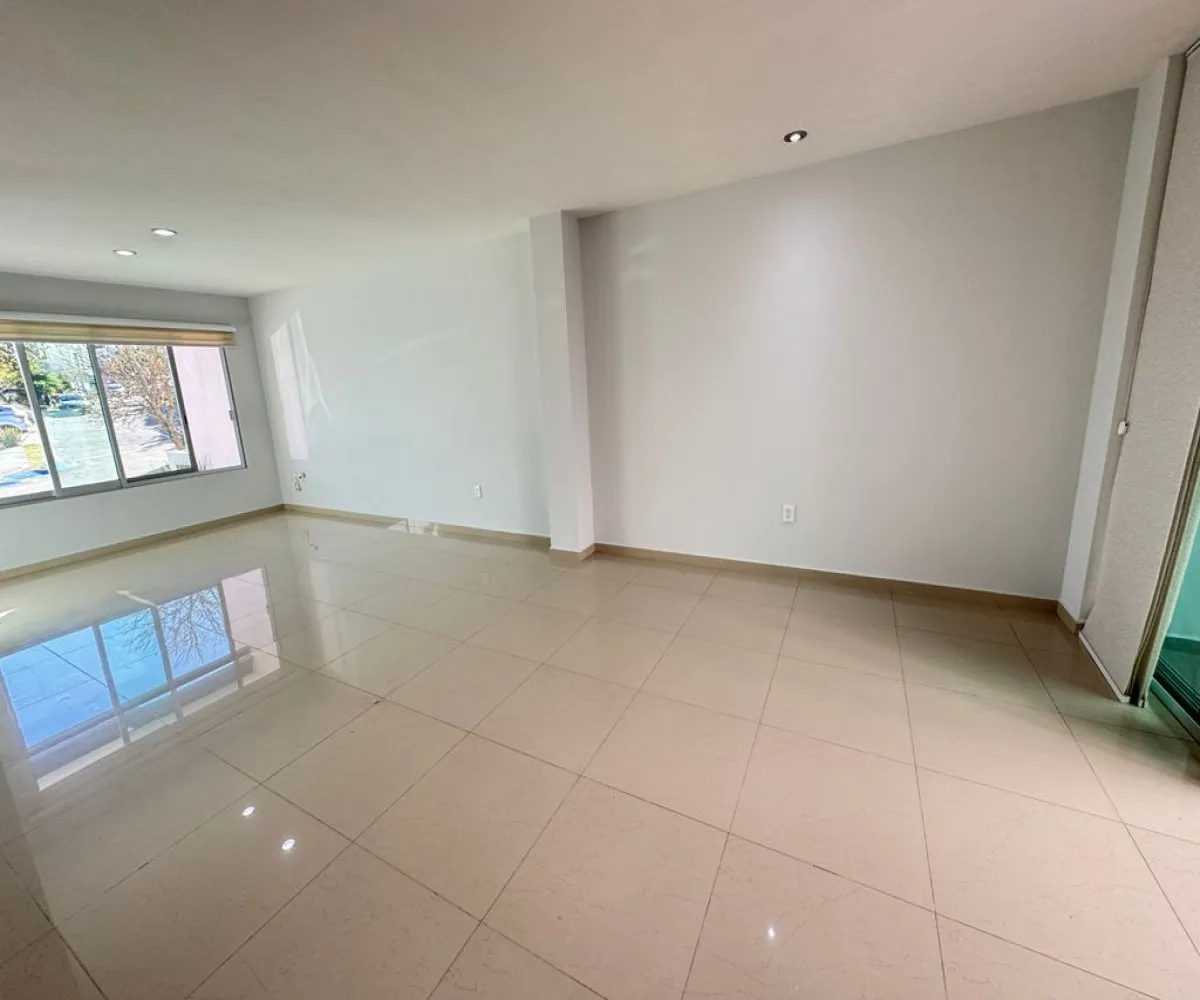 Casa En Venta,Valle Imperial,Jardines de Fontainebleu Norte 46, Zapopan, Jalisco 45134, 3 Habitaciones,2 Baños,Jardines de Fontainebleu Norte,3,pcUWLls