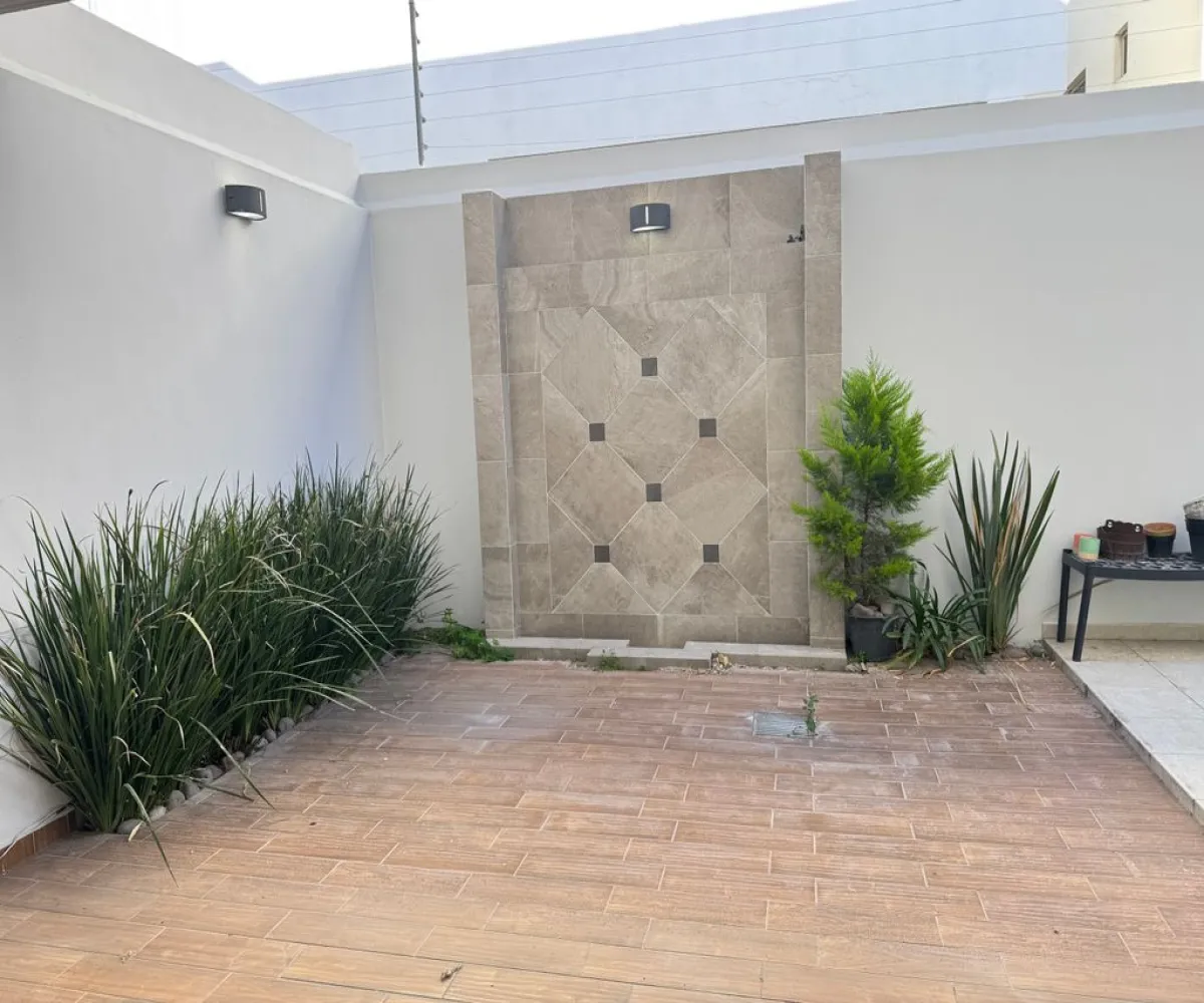 Casa En Venta,Valle Imperial,Jardines de Fontainebleu Norte 46, Zapopan, Jalisco 45134, 3 Habitaciones,2 Baños,Jardines de Fontainebleu Norte,3,pcUWLls