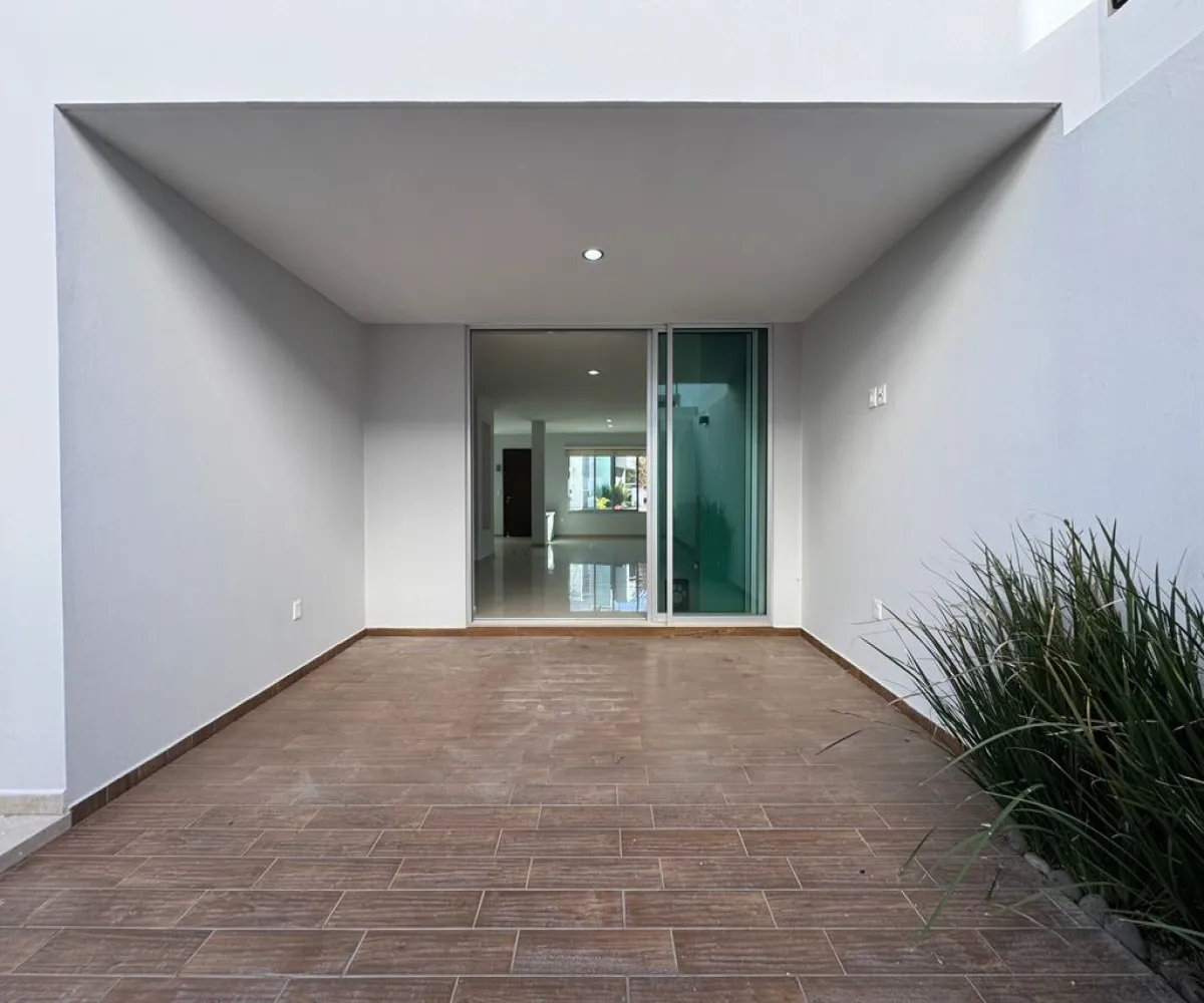 Casa En Venta,Valle Imperial,Jardines de Fontainebleu Norte 46, Zapopan, Jalisco 45134, 3 Habitaciones,2 Baños,Jardines de Fontainebleu Norte,3,pcUWLls