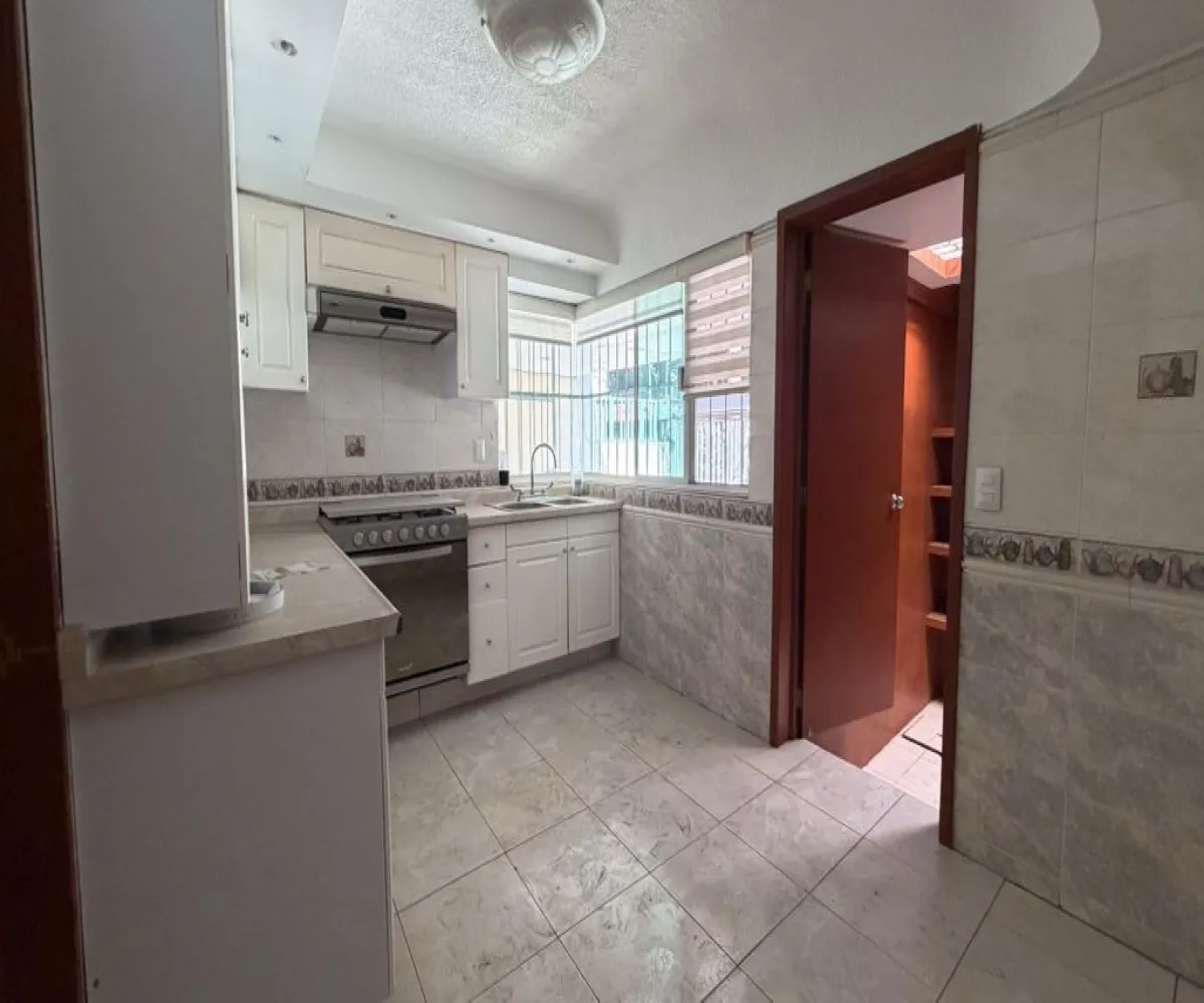 Casa En Renta,Paseos del Sol,Ignacio Calderón 1406, Zapopan, Jalisco 45079, 4 Habitaciones,4 Baños,Ignacio Calderón,2,pxKCwjv