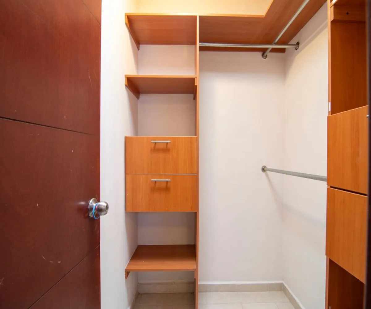 Casa En Venta,Campo Real,Avenida Campo Real Poniente 353, Zapopan, Jalisco 45134, 3 Habitaciones,3 Baños,Avenida Campo Real Poniente,1,pM7eUqI