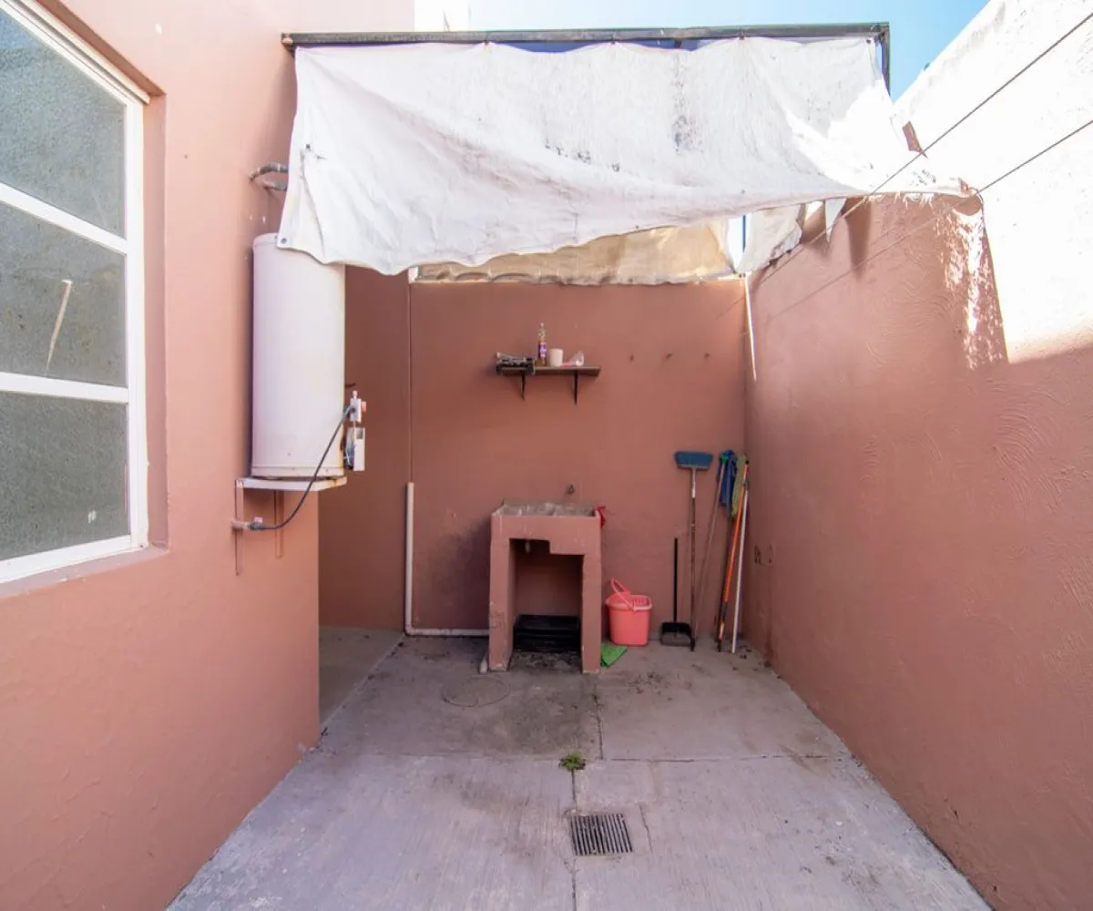 Casa En Venta,Campo Real,Avenida Campo Real Poniente 353, Zapopan, Jalisco 45134, 3 Habitaciones,3 Baños,Avenida Campo Real Poniente,1,pM7eUqI