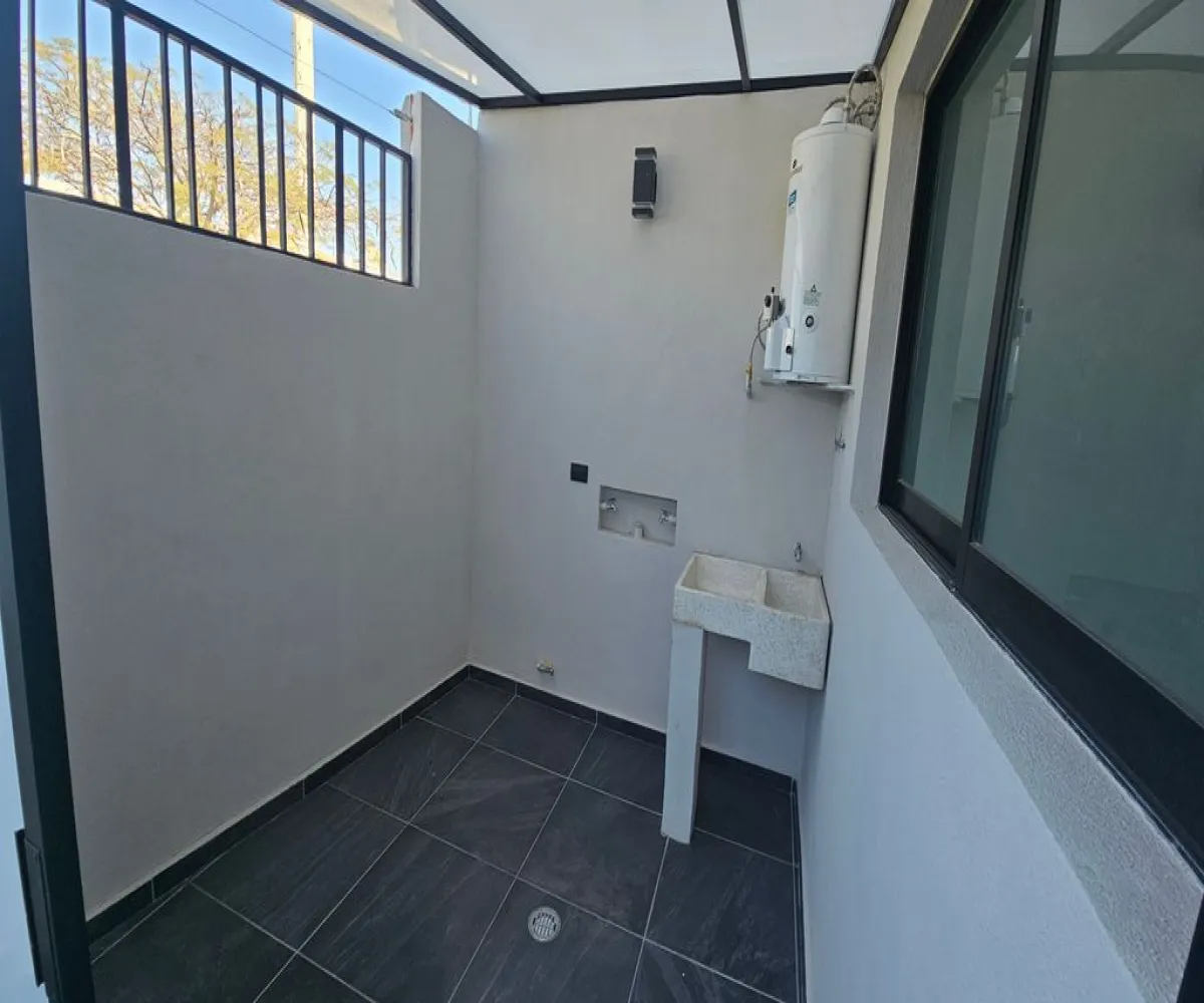 Casa En Venta,Vitana Residencial,Altavista Poniente 303, Zapopan, Jalisco 45134, 4 Habitaciones,3 Baños,Altavista Poniente,3,p6WCTVQ