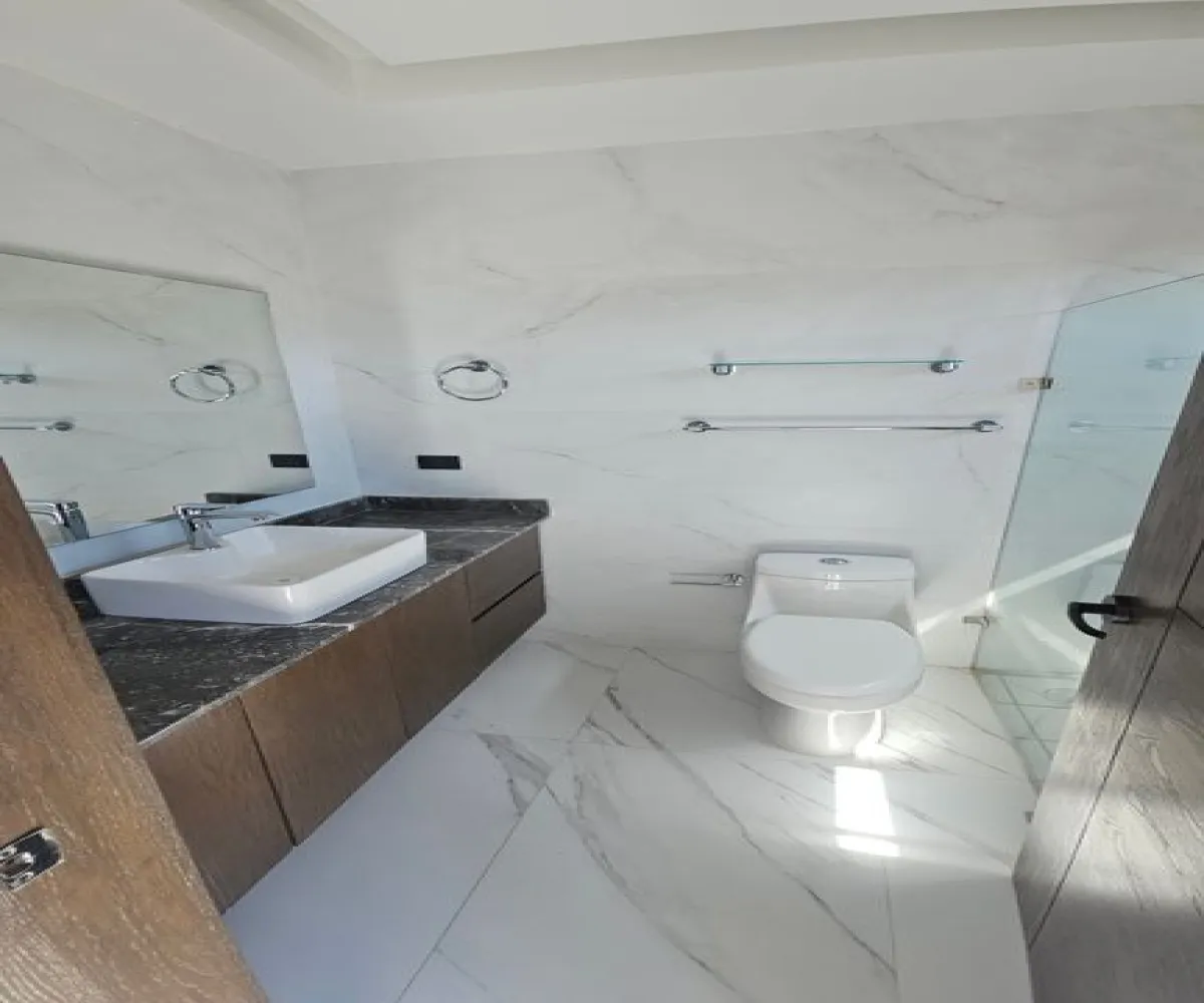 Casa En Venta,Vitana Residencial,Altavista Poniente 303, Zapopan, Jalisco 45134, 4 Habitaciones,3 Baños,Altavista Poniente,3,p6WCTVQ