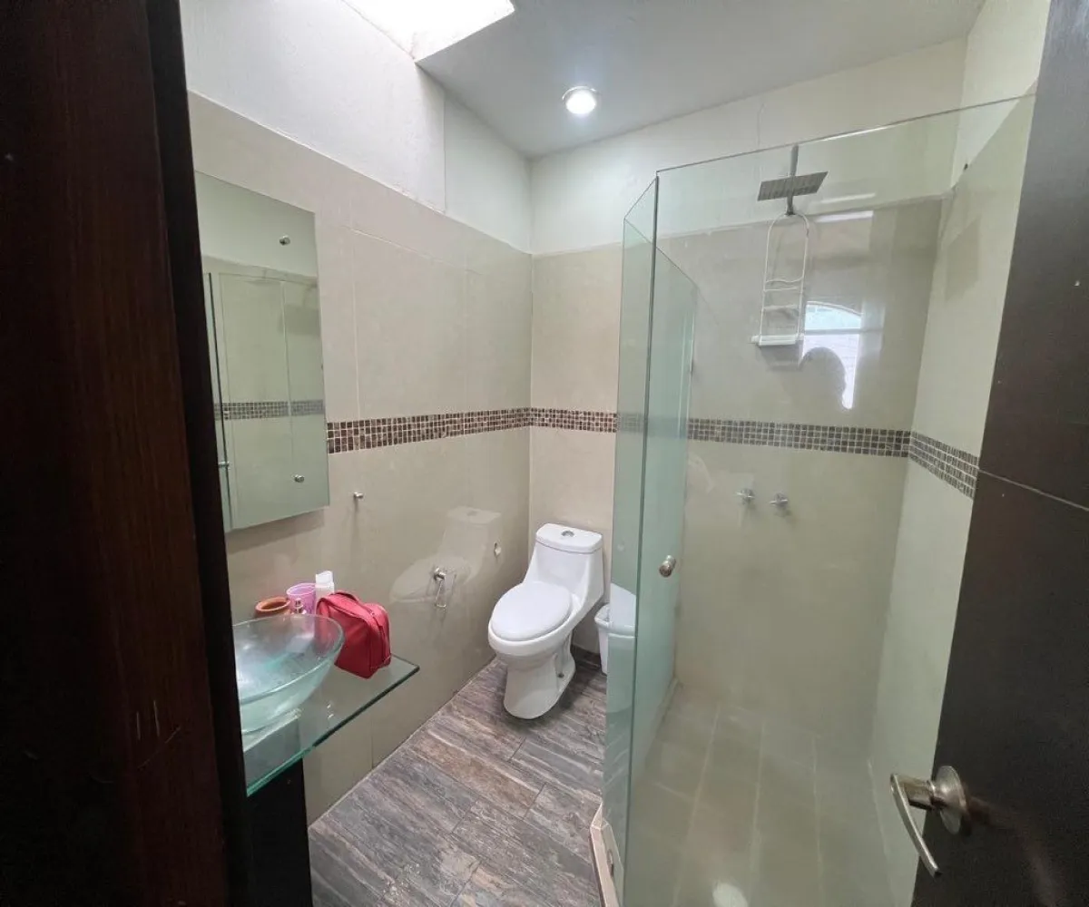 Casa En Venta,Girasoles Élite,Antiguo Camino a Tesistan 1045, Zapopan, Jalisco 45138, 4 Habitaciones,2 Baños,Antiguo Camino a Tesistan,3,plqAXcR