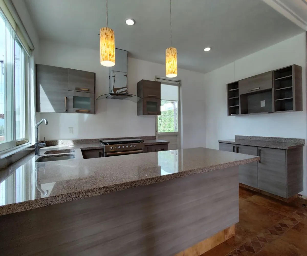 Casa En Venta,Raquet Club,La Puerta 5, Jocotepec, Jalisco 45820, 4 Habitaciones,3 Baños,La Puerta,1,pTrfRHu