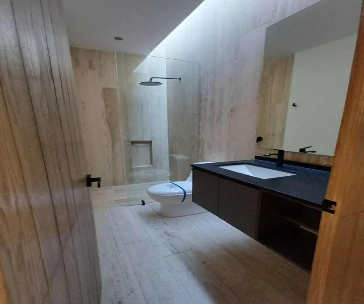 Casa En Venta,Cumbres del Lago,Avenida Lago de Juriquilla 411 1002, Querétaro, Querétaro 76230, 4 Habitaciones,4 Baños,Avenida Lago de Juriquilla,1,pp9T71C