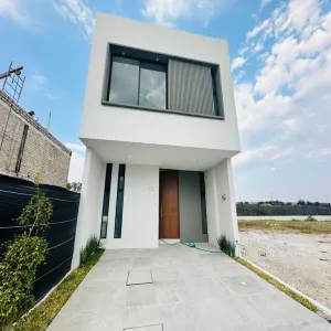 Casa En Venta,Alva Residencial Capital Norte,Paseo de la alborada 5522, Zapopan, Jalisco 45134, 3 Habitaciones,2 Baños,Paseo de la alborada ,2,p8lSozw