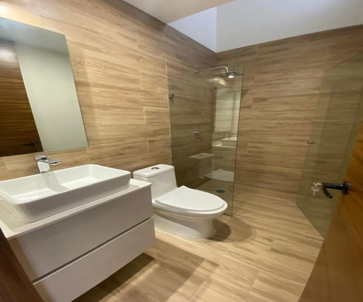 Casa En Venta,Parques Vallarta,Paseo del Norte 3322 87, Zapopan, Jalisco 45134, 4 Habitaciones,5 Baños,Paseo del Norte,1,pFdtoTe