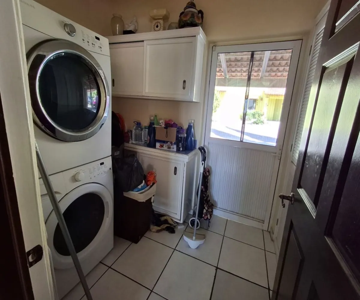 Casa En Venta,San Antonio Tlayacapan,Libramiento Chapala-Ajijic Vista Alegre 145 6, Chapala, Jalisco 45905, 3 Habitaciones,2 Baños,Libramiento Chapala-Ajijic Vista Alegre,1,p07PlqW