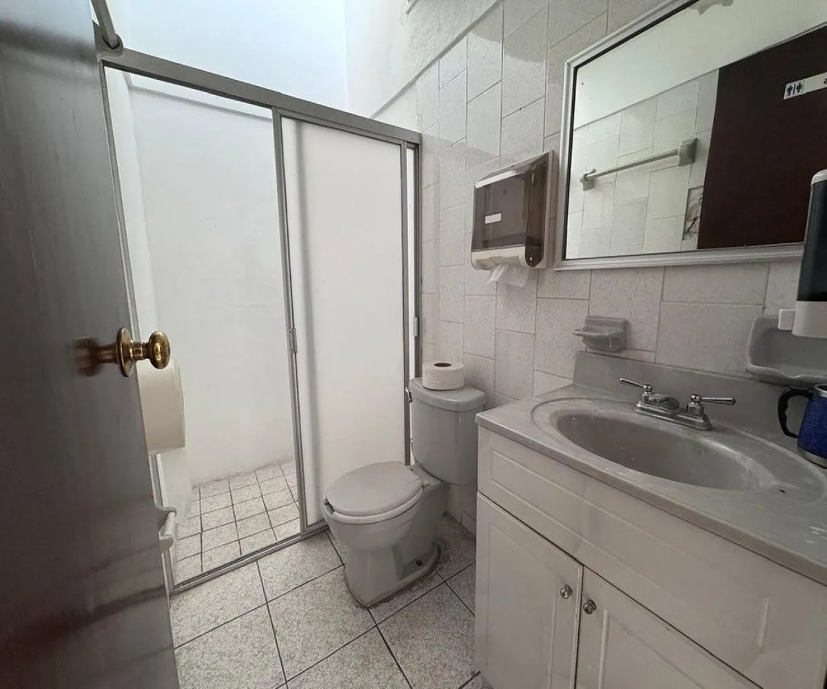 Casa En Venta,Arboledas,Avenida Nicolás Copérnico 4324, Zapopan, Jalisco 45070, 5 Habitaciones,3 Baños,Avenida Nicolás Copérnico,1,pxLUygS