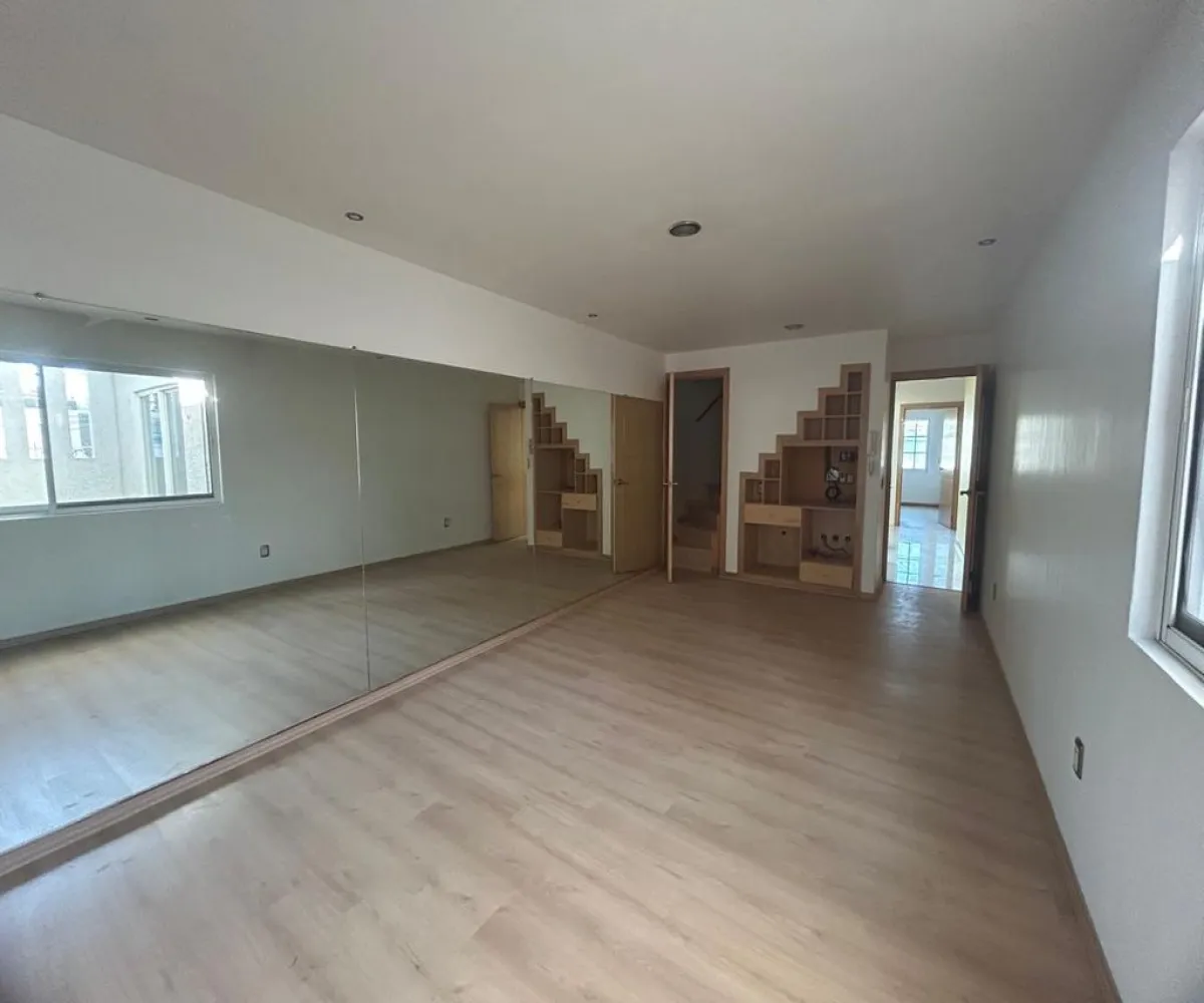 Casa En Renta,Mezquitan Country,Calle Ghilardi 1157, Guadalajara, Jalisco 44260, 5 Habitaciones,3 Baños,Calle Ghilardi,1,pYEIbPd