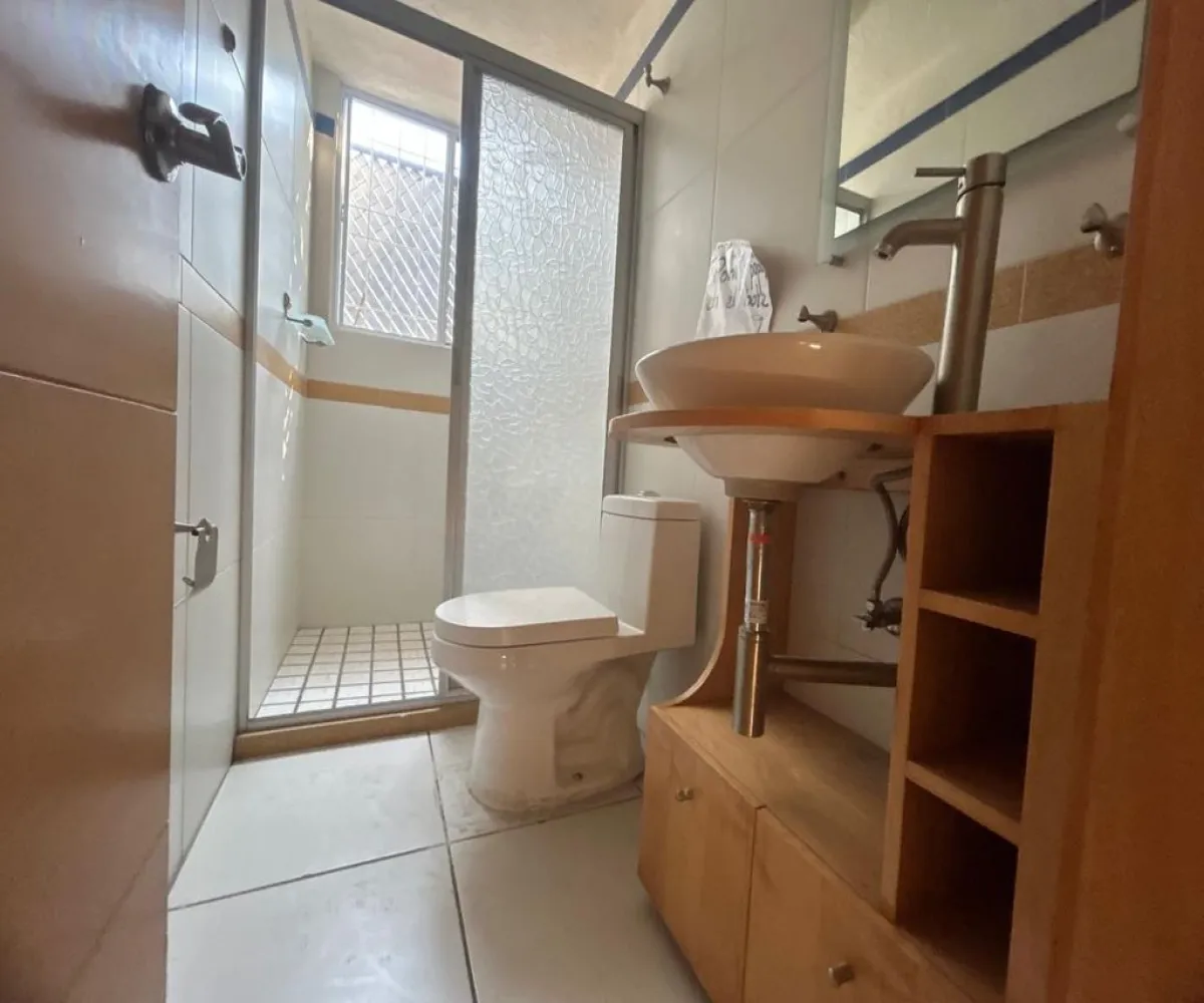 Casa En Renta,Mezquitan Country,Calle Ghilardi 1157, Guadalajara, Jalisco 44260, 5 Habitaciones,3 Baños,Calle Ghilardi,1,pYEIbPd