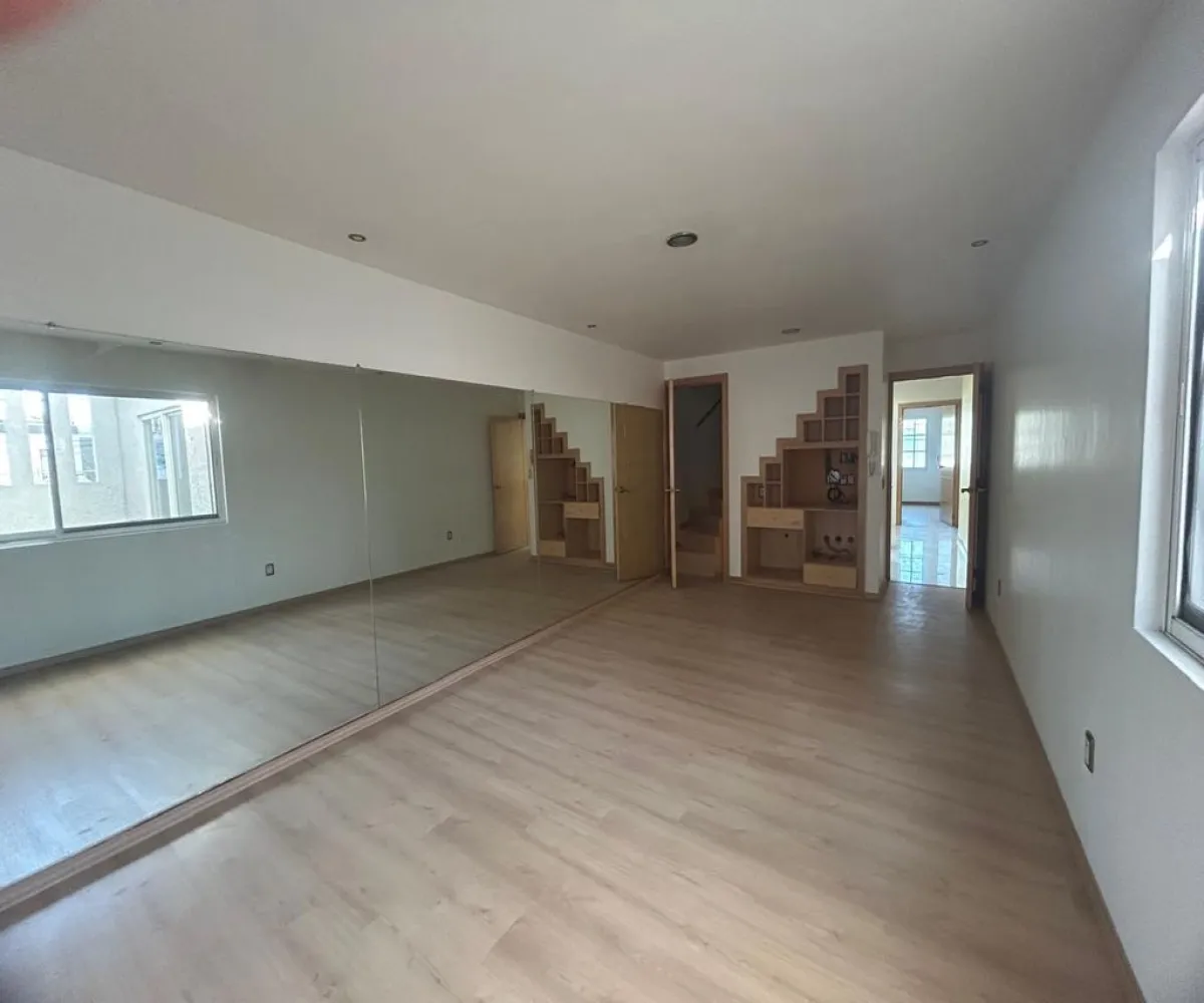 Casa En Renta,Mezquitan Country,Calle Ghilardi 1157, Guadalajara, Jalisco 44260, 5 Habitaciones,3 Baños,Calle Ghilardi,1,pYEIbPd