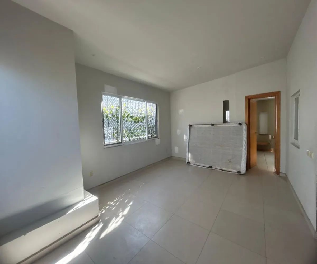 Casa En Renta,Mezquitan Country,Calle Ghilardi 1157, Guadalajara, Jalisco 44260, 5 Habitaciones,3 Baños,Calle Ghilardi,1,pYEIbPd