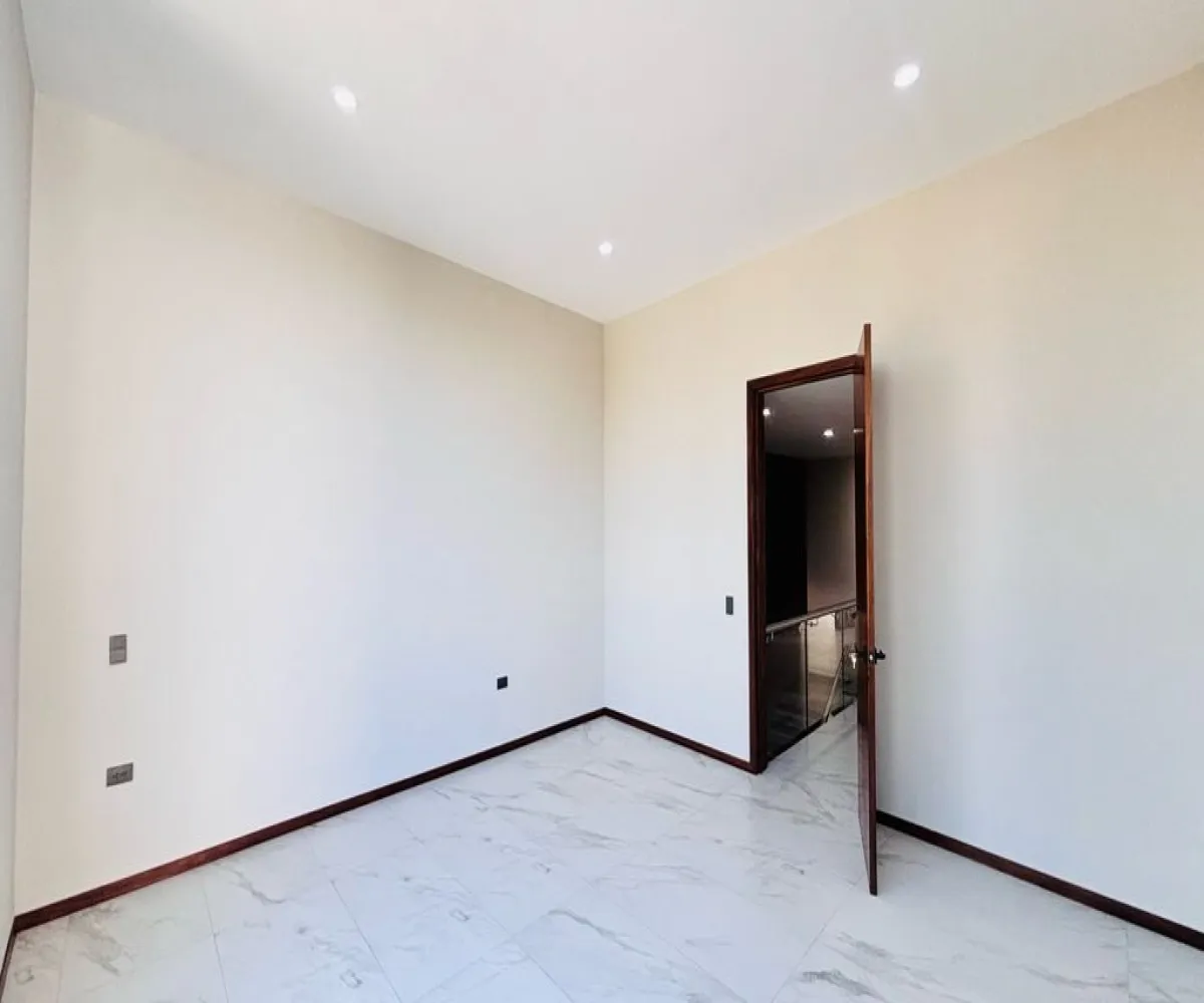 Casa En Venta,EL manantial ,Paseo del fresno 00 00, Tlajomulco de Zúñiga, Jalisco 45645, 4 Habitaciones,4 Baños,Paseo del fresno,1,pWDSaqi