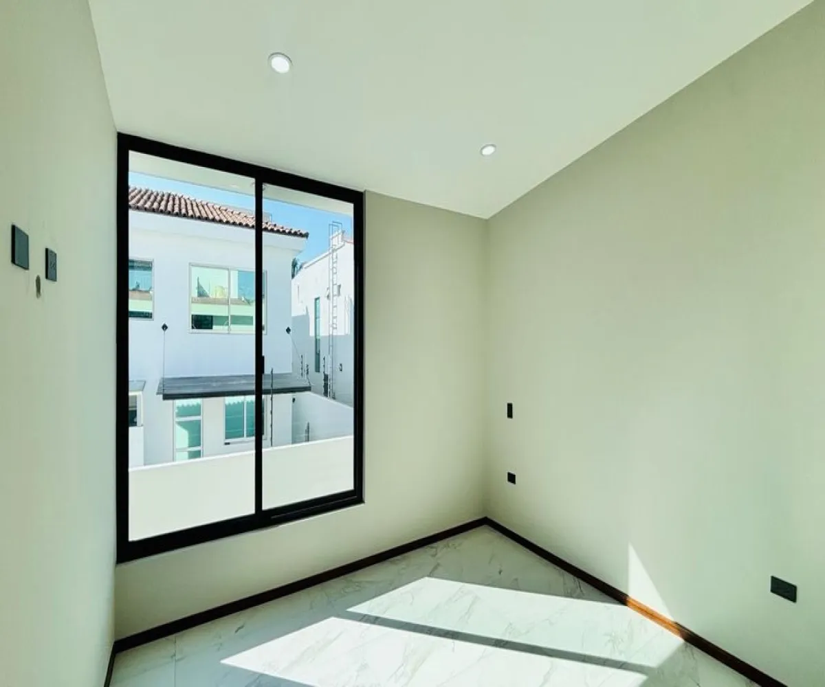 Casa En Venta,EL manantial ,Paseo del fresno 00 00, Tlajomulco de Zúñiga, Jalisco 45645, 4 Habitaciones,4 Baños,Paseo del fresno,1,pWDSaqi