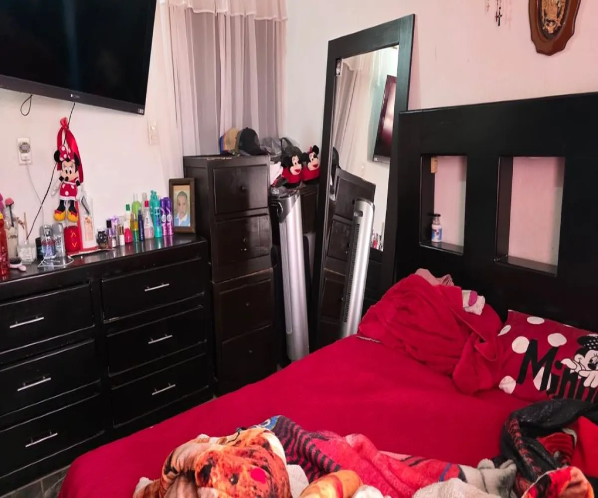 Casa En Venta,La Llave,Felipe Loza 15, San Pedro Tlaquepaque, Jalisco 45618, 6 Habitaciones,4 Baños,Felipe Loza,1,pgwaIJn