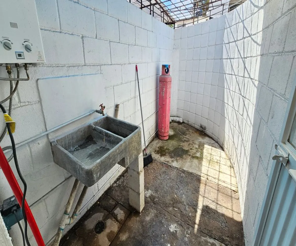 Casa En Venta,San Sebastianito,Avenida González Gallo 1886, San Pedro Tlaquepaque, Jalisco 45601, 2 Habitaciones,1 Baño,Avenida González Gallo,2,p798KKj