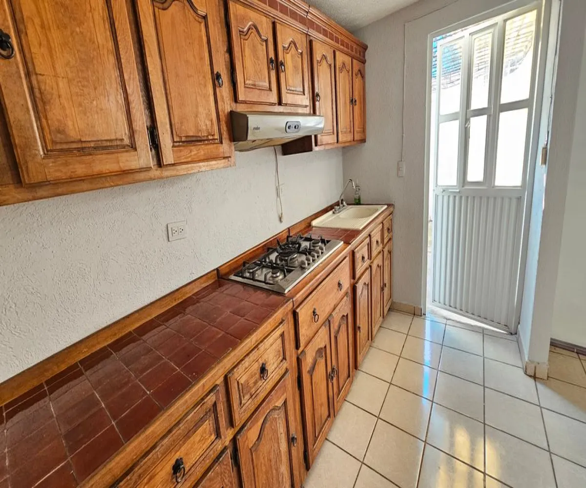 Casa En Venta,San Sebastianito,Avenida González Gallo 1886, San Pedro Tlaquepaque, Jalisco 45601, 2 Habitaciones,1 Baño,Avenida González Gallo,2,p798KKj