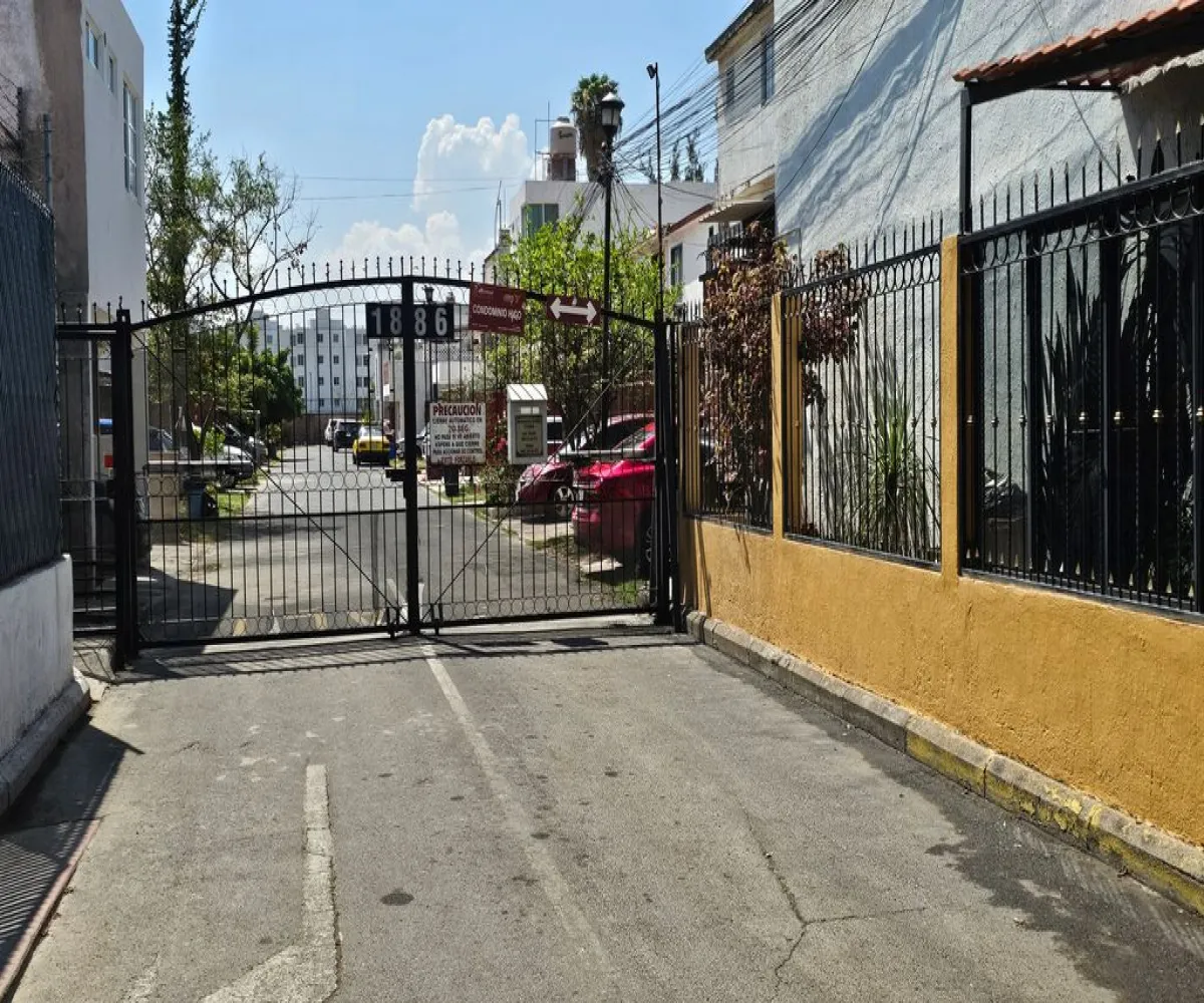 Casa En Venta,San Sebastianito,Avenida González Gallo 1886, San Pedro Tlaquepaque, Jalisco 45601, 2 Habitaciones,1 Baño,Avenida González Gallo,2,p798KKj
