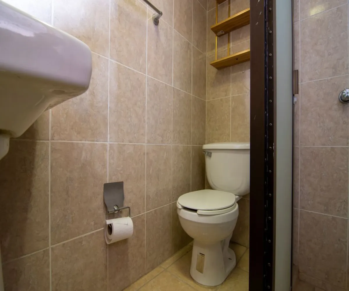 Casa En Venta,Providencia Sección,Otranto 3068, Guadalajara, Jalisco 44639, 1 Cuarto,1 Baño,Otranto,1,pyBiBOx