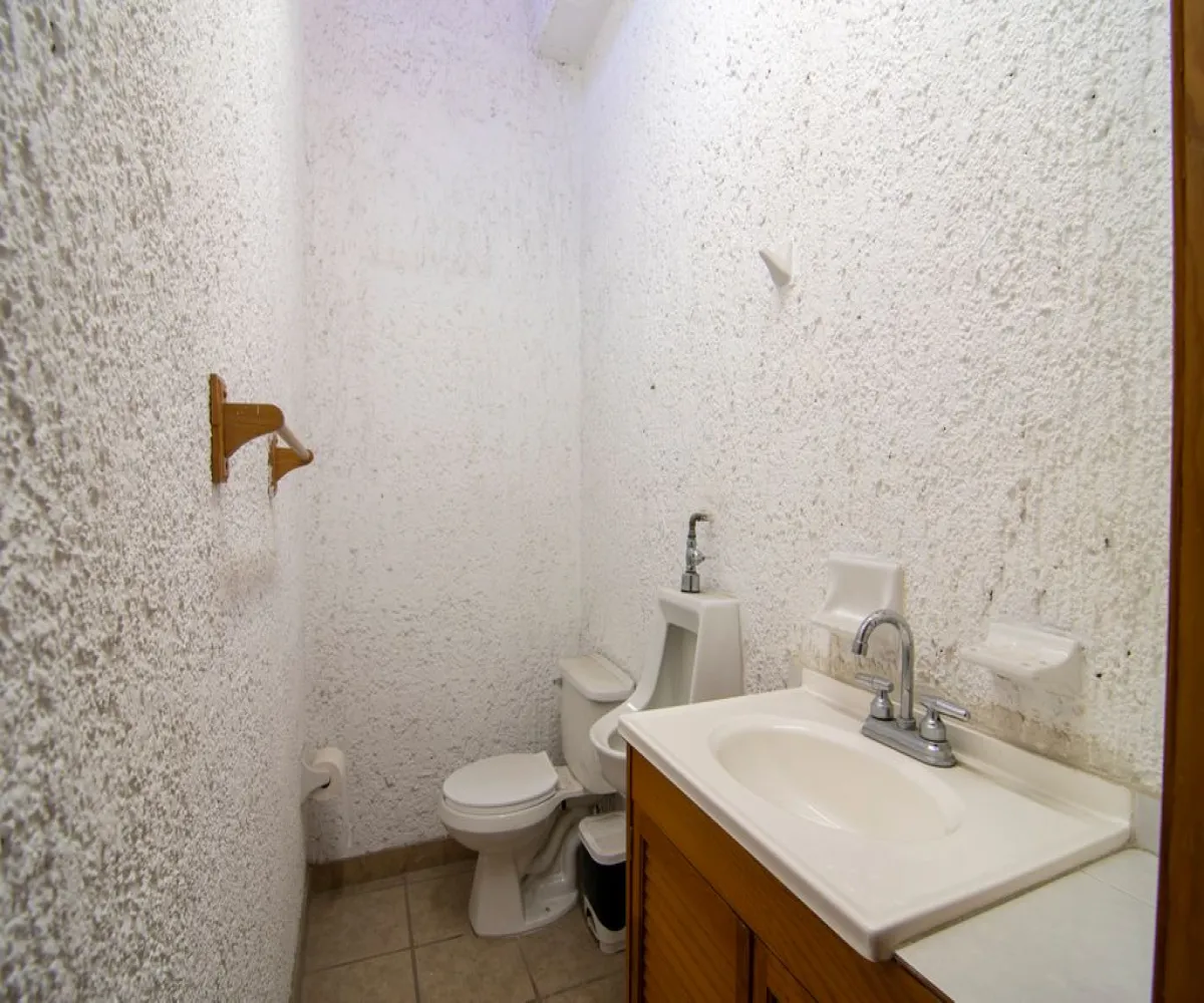 Casa En Venta,Providencia Sección,Otranto 3068, Guadalajara, Jalisco 44639, 1 Cuarto,1 Baño,Otranto,1,pyBiBOx