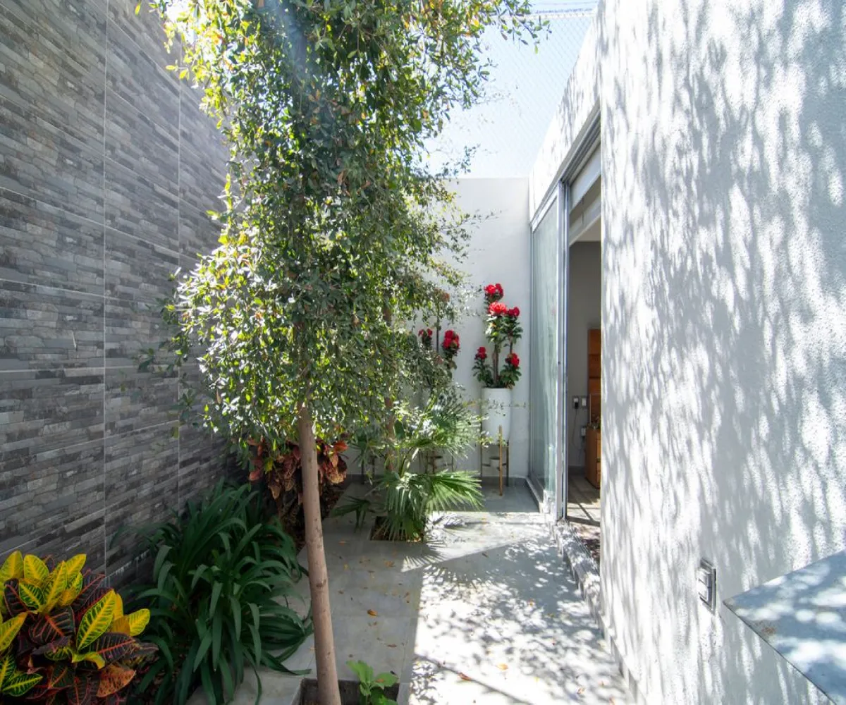 Casa En Venta,Jardines del Sol,Calle Cuitláhuac 4521, Zapopan, Jalisco 45050, 3 Habitaciones,4 Baños,Calle Cuitláhuac,1,pB8v3lx