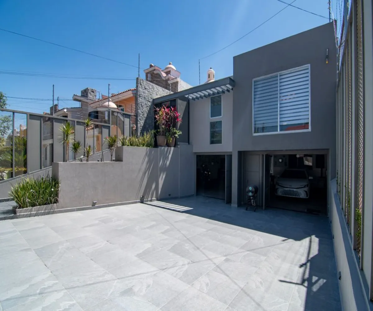 Casa En Venta,Jardines del Sol,Calle Cuitláhuac 4521, Zapopan, Jalisco 45050, 3 Habitaciones,4 Baños,Calle Cuitláhuac,1,pB8v3lx