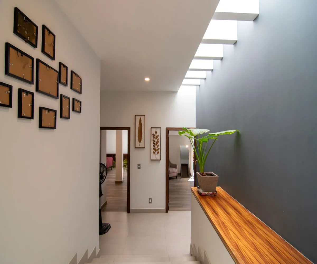 Casa En Venta,Jardines del Sol,Calle Cuitláhuac 4521, Zapopan, Jalisco 45050, 3 Habitaciones,4 Baños,Calle Cuitláhuac,1,pB8v3lx