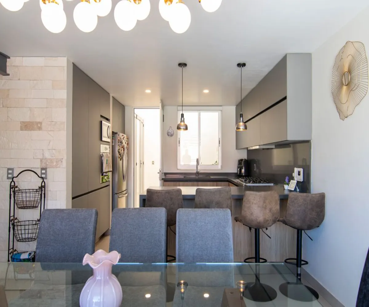 Casa En Venta,Jardines del Sol,Calle Cuitláhuac 4521, Zapopan, Jalisco 45050, 3 Habitaciones,4 Baños,Calle Cuitláhuac,1,pB8v3lx