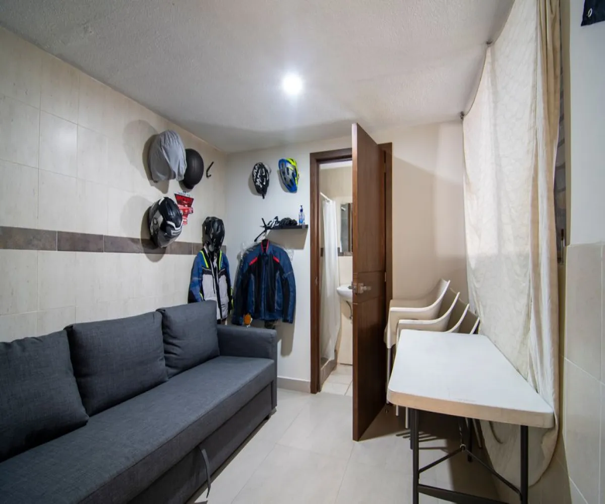 Casa En Venta,Jardines del Sol,Calle Cuitláhuac 4521, Zapopan, Jalisco 45050, 3 Habitaciones,4 Baños,Calle Cuitláhuac,1,pB8v3lx